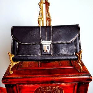 Liz Claiborne Faux alligator Leather Wallet